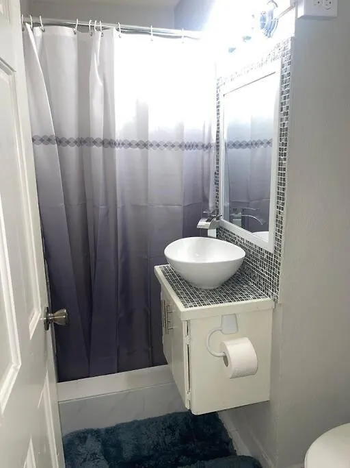 West View 2- Modern & Central Apartment Saint James